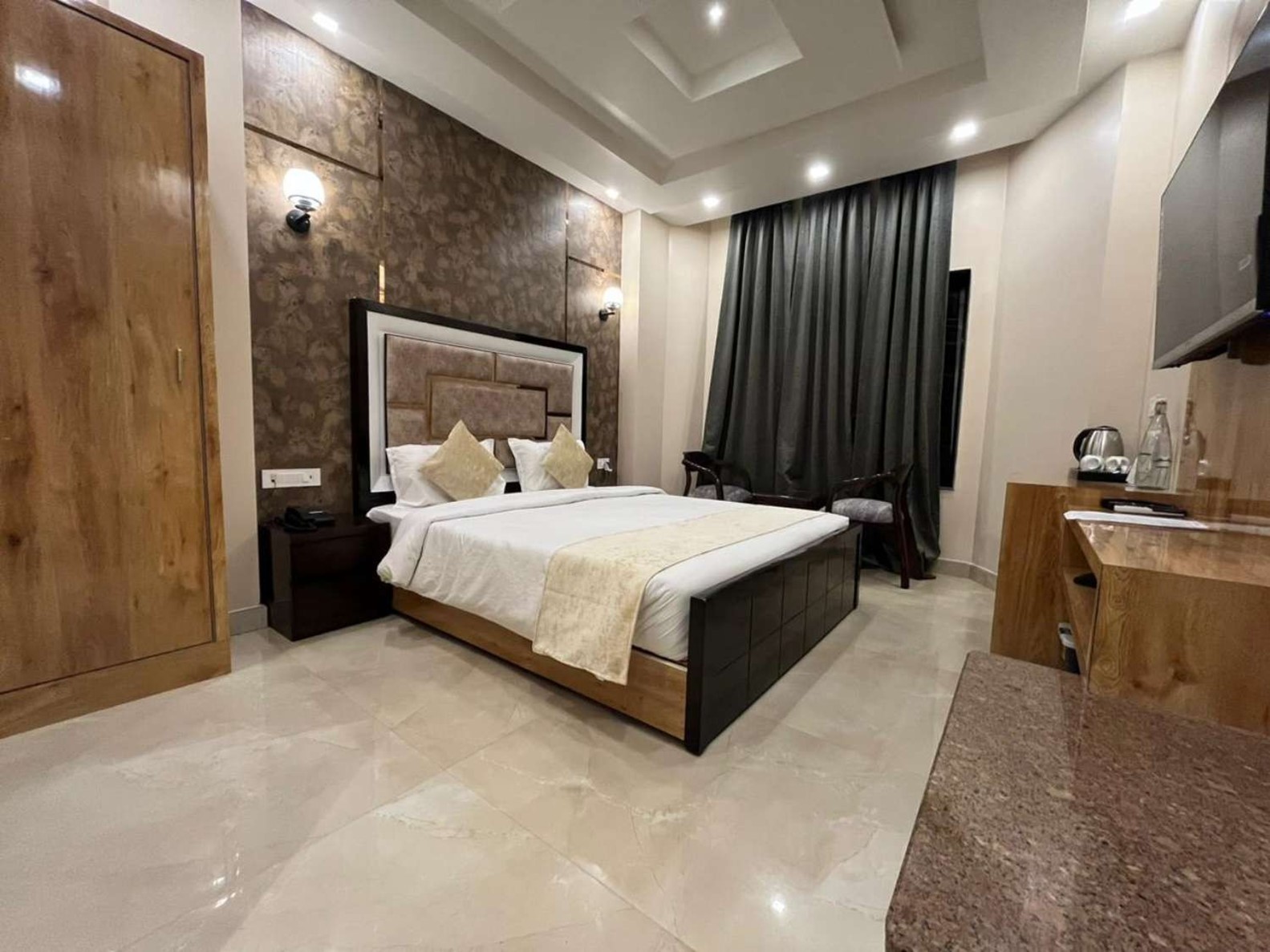 Executive Room - Living Area